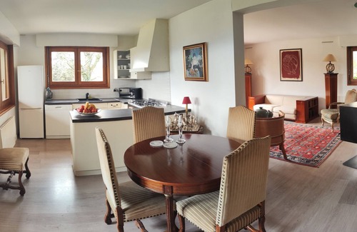 Reignier-Esery House | Country house, quiet and greenery, park 9000 M2 closed