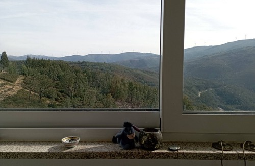 Gois Villa | Country House 'Refúgio Da Montanha' with Mountain View, Private Terrace and Private Garden