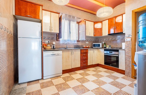 Sarratella House | Country House 'Rosa de los Vientos' with Sea Views, Private Terrace and Wi-Fi