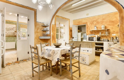 Monovar House | Country House 'Señores Y Tía Juana' with Mountain View, Private Pool and Wi-Fi