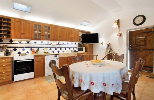 Lousa House | Country House 'Sereno Na Natureza' with Mountain View, Balcony and Wi-Fi