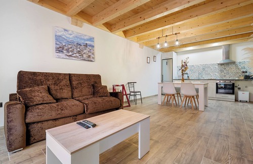 Ejulve House | Country House 'Sierra De Majalinos' with Mountain View, Wi-Fi and Air Conditioning