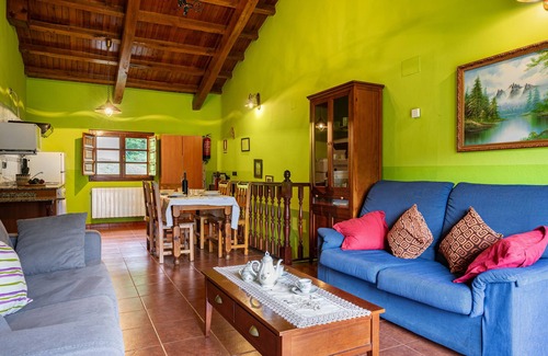 Barzana House | Country House 'Socastillo B' with Mountain View and Private Garden