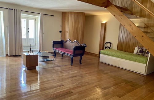 Vila Flor House | Country House 'Suite Familiar Deluxe' with Mountain View, Shared Terrace and Wi-Fi