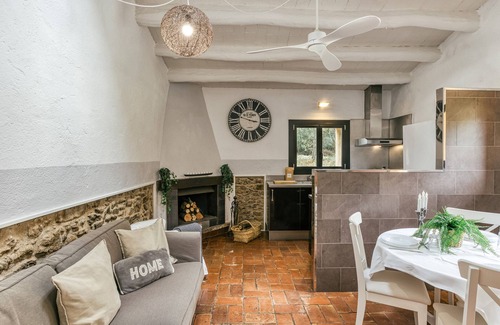 Madremanya House | Country House 'Tarres L'olivera Madremanya' with Mountain View, Wi-Fi and Air Conditioning