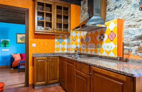 Vilaframil House | Country House 'Teixo' with Mountain Views, Private Terrace and Wi-Fi