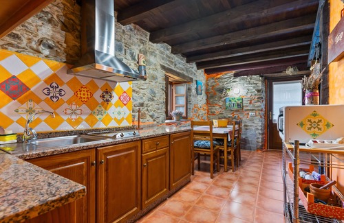 Vilaframil House | Country House 'Teixo' with Mountain Views, Private Terrace and Wi-Fi