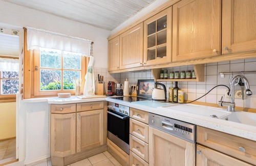 Siegsdorf Cottage | Country House 'Uriges Landhäuschen' with Private Garden, Terrace, and Wi-Fi