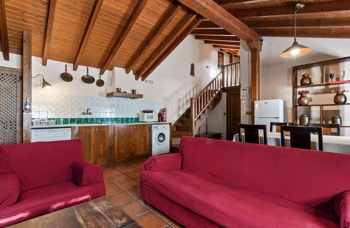 Quiros House | Country House 'Valle De Bueida El Palacio' with Mountain View, Private Garden and Wi-Fi