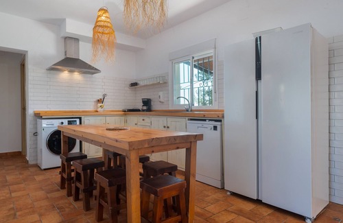 Arahal House | Country House 'Valle Verde' with Private Pool, Wi-Fi and Air Conditioning