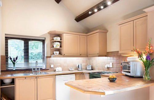 Stockcross House | Country House, Views & Hot Tub I Pass The Keys