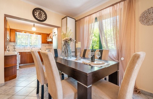 Salakos House | Country House 'Villa Di Lucia' with Mountain View, Wi-Fi and Air Conditioning