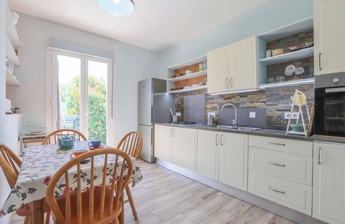 Arahal House | Country House 'Villa Moral' with Private Pool, Wi-Fi and Air Conditioning