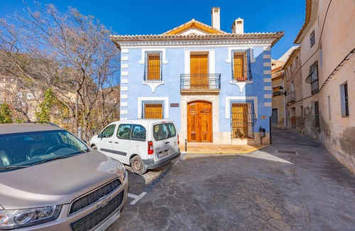 Relleu House | Country House 'Vivienda El Canto Terraza' with Mountain View, Private Terrace and Wi-Fi