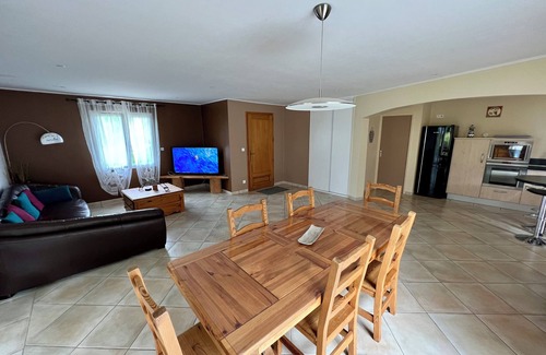 Laroque-Timbaut House | Country house with swimming pool