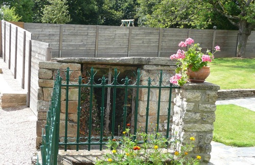 Saint-Grave Cottage | Country house with indoor pool, near Rochefort en terre; 2 stars.
