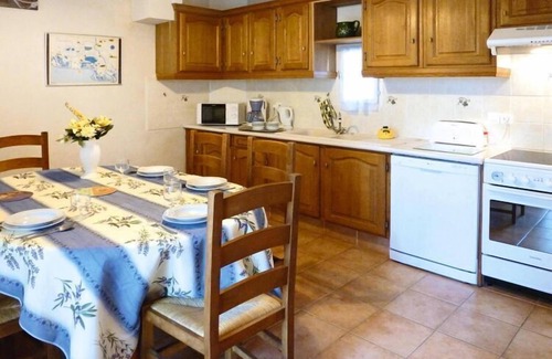 Beaucaire House | Country house with private terrace, Beaucaire