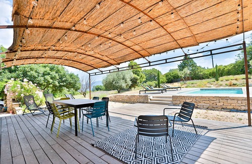 Apt House | COUNTRY HOUSE WITH PRIVATE HEATED POOL IN LUBERON