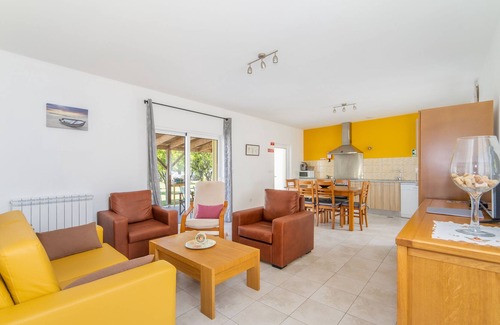 Cantanhede Apartment | Country house with swimming pool and orange grove, ideal for peaceful holidays.