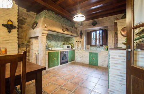 O Pindo Cottage | Country house with terraces and sea views only 50 meters from the beach.