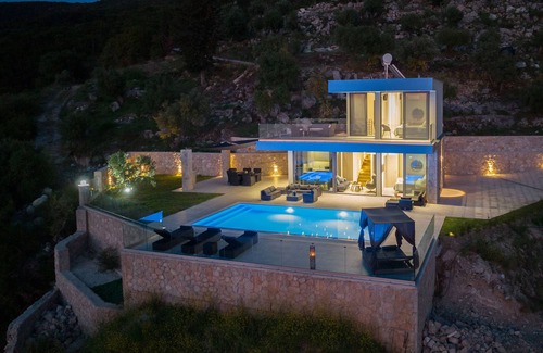 Agios Nikitas Villa | Country House "Zenvillas" with Private Pool & Wi-Fi