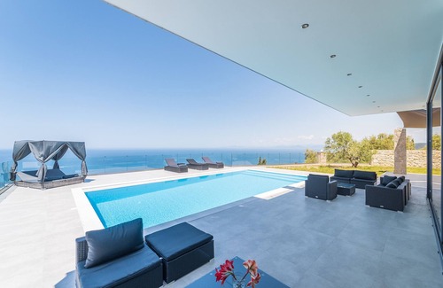 Agios Nikitas Villa | Country House "Zenvillas" with Private Pool & Wi-Fi