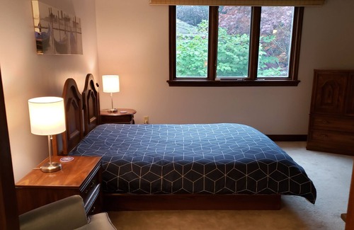 Westminster House | Country in the city! Quiet, private 3 bedroom with a hot tub!