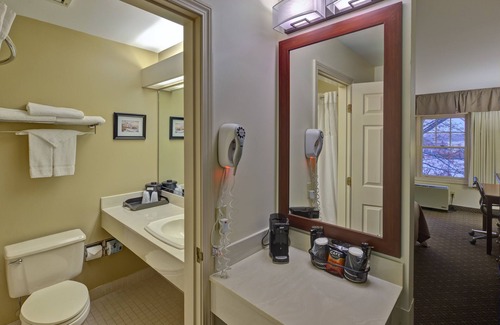 Bangor Hotel | Country Inn at The Mall