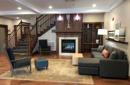 Queensbury Hotel | Country Inn & Suites by Radisson, Lake George (Queensbury), NY