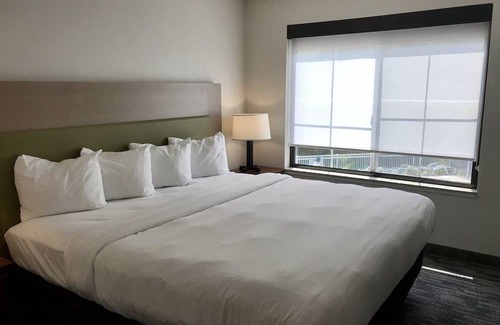 Queensbury Hotel | Country Inn & Suites by Radisson, Lake George (Queensbury), NY