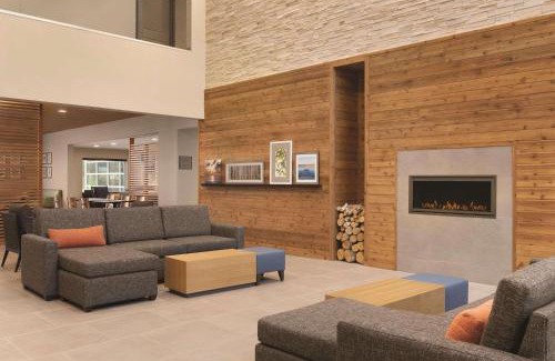 Fort Atkinson Hotel | Country Inn & Suites by Radisson, Ft Atkinson, WI