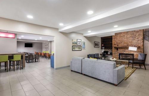 Port Wentworth Hotel | Country Inn & Suites by Radisson, Savannah I-95 North, GA