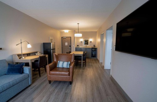 State College Hotel | Country Inn & Suites by Radisson, State College (Penn State Area), PA