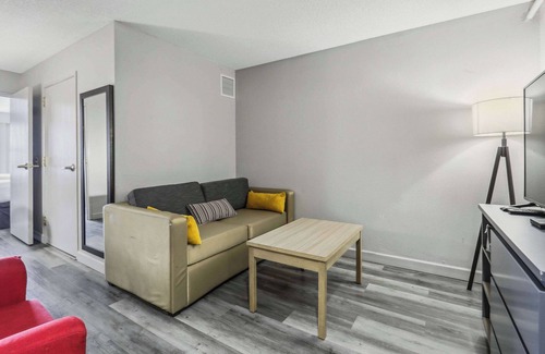 Bensenville Hotel | Country Inn & Suites by Radisson, Chicago O'Hare South, IL