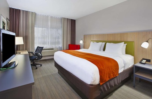 Big Rapids Hotel | Country Inn & Suites by Radisson Big Rapids MI