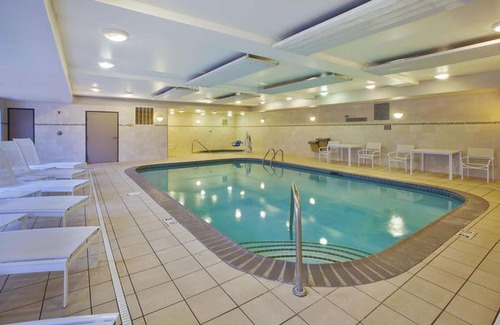Big Rapids Hotel | Country Inn & Suites by Radisson Big Rapids MI