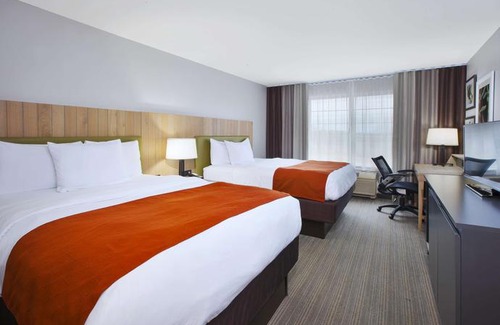 Big Rapids Hotel | Country Inn & Suites by Radisson Big Rapids MI