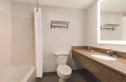 Panama City Hotel | Country Inn & Suites by Radisson, Panama City, FL