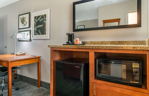 Rossford Hotel | Country Inn & Suites by Radisson, Rossford - Toledo South