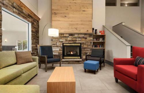 Platteville Hotel | Country Inn & Suites by Radisson, Platteville, WI
