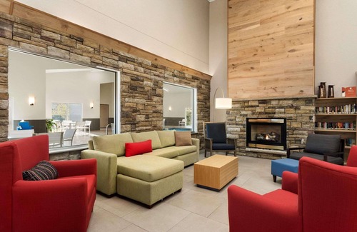 Platteville Hotel | Country Inn & Suites by Radisson, Platteville, WI