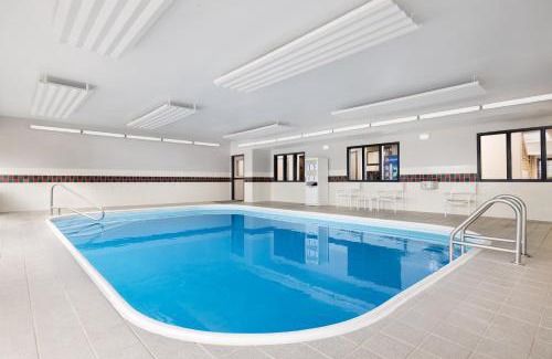 Springfield Hotel | Country Inn & Suites by Radisson, Springfield, OH