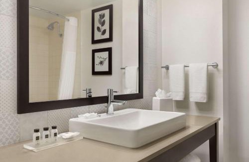 South Loop Hotel | Country Inn & Suites by Radisson, Bloomington at Mall of America, MN