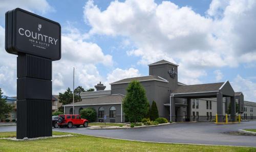 Greenfield Hotel | Country Inn & Suites by Radisson, Greenfield, IN