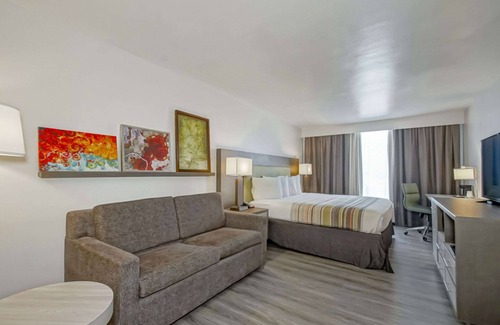 Read Boulevard East Hotel | Country Inn & Suites by Radisson, New Orleans I-10 East, LA