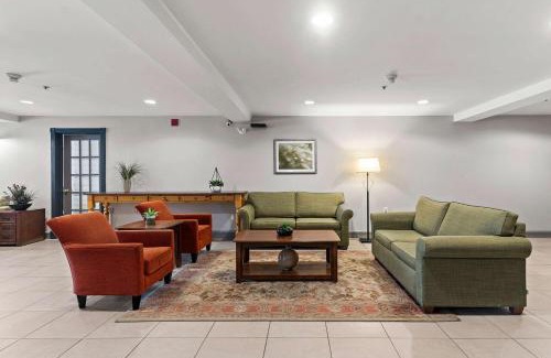 North Industrial Hotel | Country Inn & Suites by Radisson, Saskatoon, SK