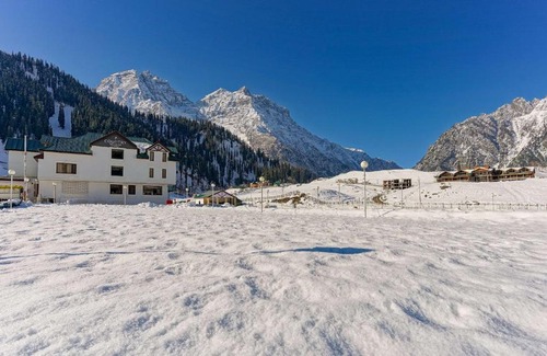 Sonamarg Hotel | Country Inn Suites by Radisson Sonamarg