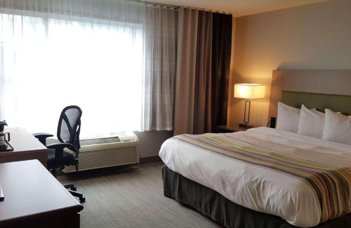 Elk River Hotel | Country Inn & Suites by Radisson, Elk River, MN