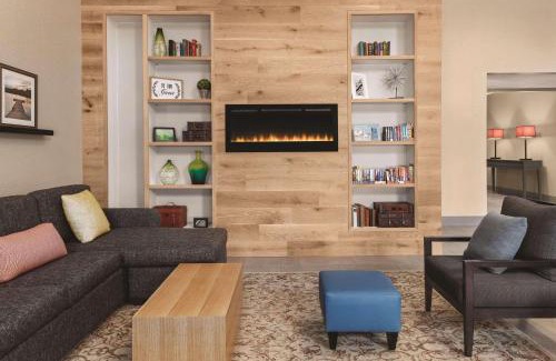 Green Bay Hotel | Country Inn & Suites by Radisson, Green Bay East, WI