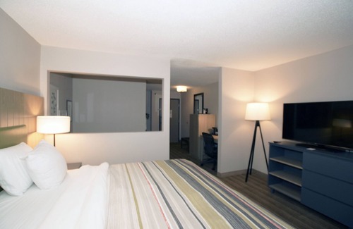 Greenfield Hotel | Country Inn & Suites by Radisson, Greenfield, IN